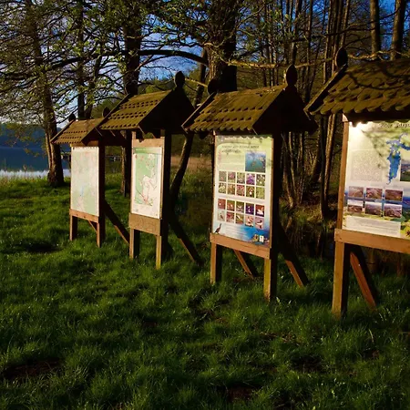 Dworek Wdzydze 아파트