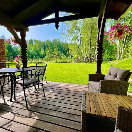 Dworek Wdzydze アパート