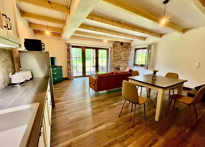 Dworek Wdzydze Lägenhet *