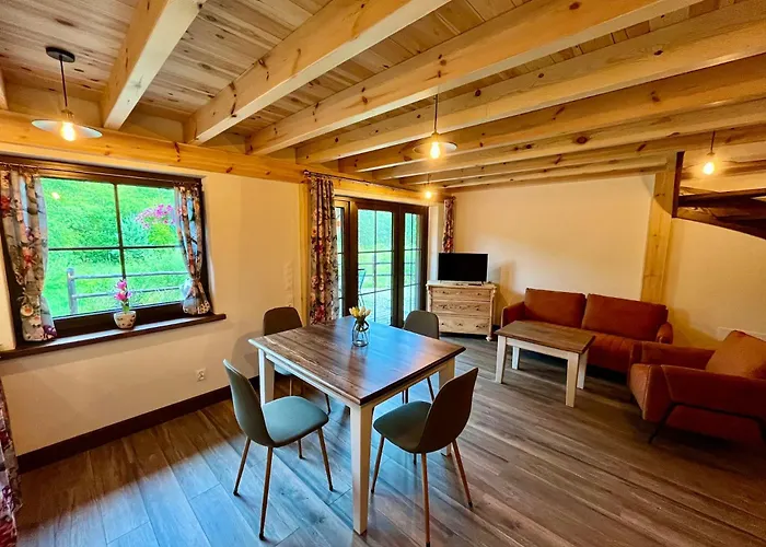 Dworek Wdzydze Lägenhet *