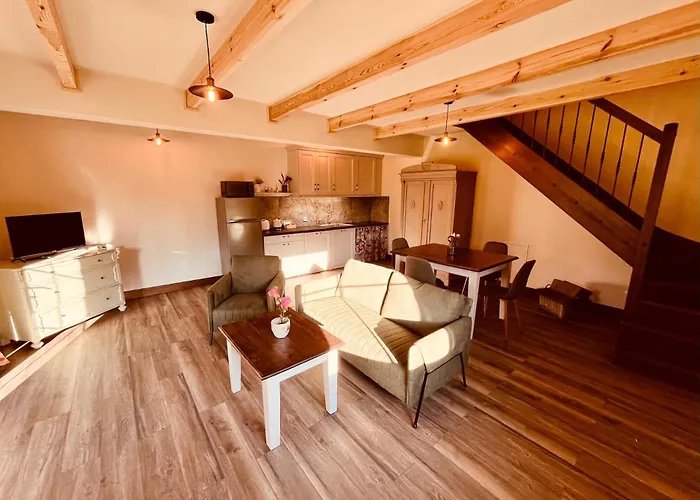 Dworek Wdzydze Lägenhet *